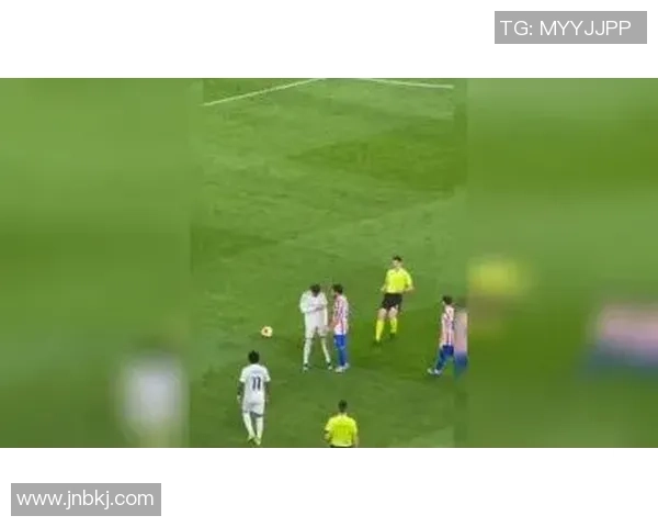 足球要踢起让我们共同感受激情与团结的魅力在绿茵场上挥洒汗水与梦想